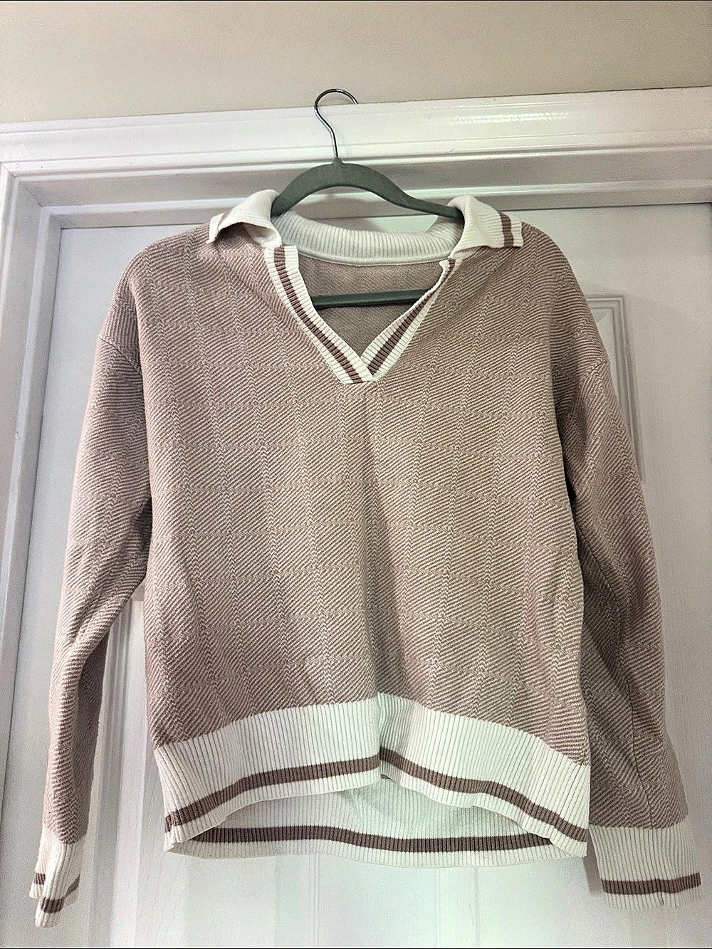 Color Block V-Neck Sweater in Pink & White Like New